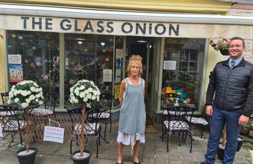 Gareth meets Susan Muse of the Glass Onion Cafe
